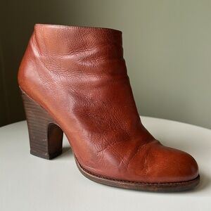 Stuart Weitzman Leather Cognac Ankle Booties Blocked Heel Resoled Vibram Sole